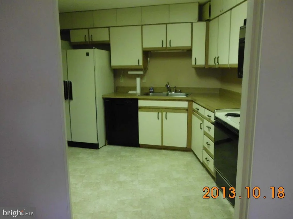 Photo of Unit 1818 at 15101 INTERLACHEN DRIVE