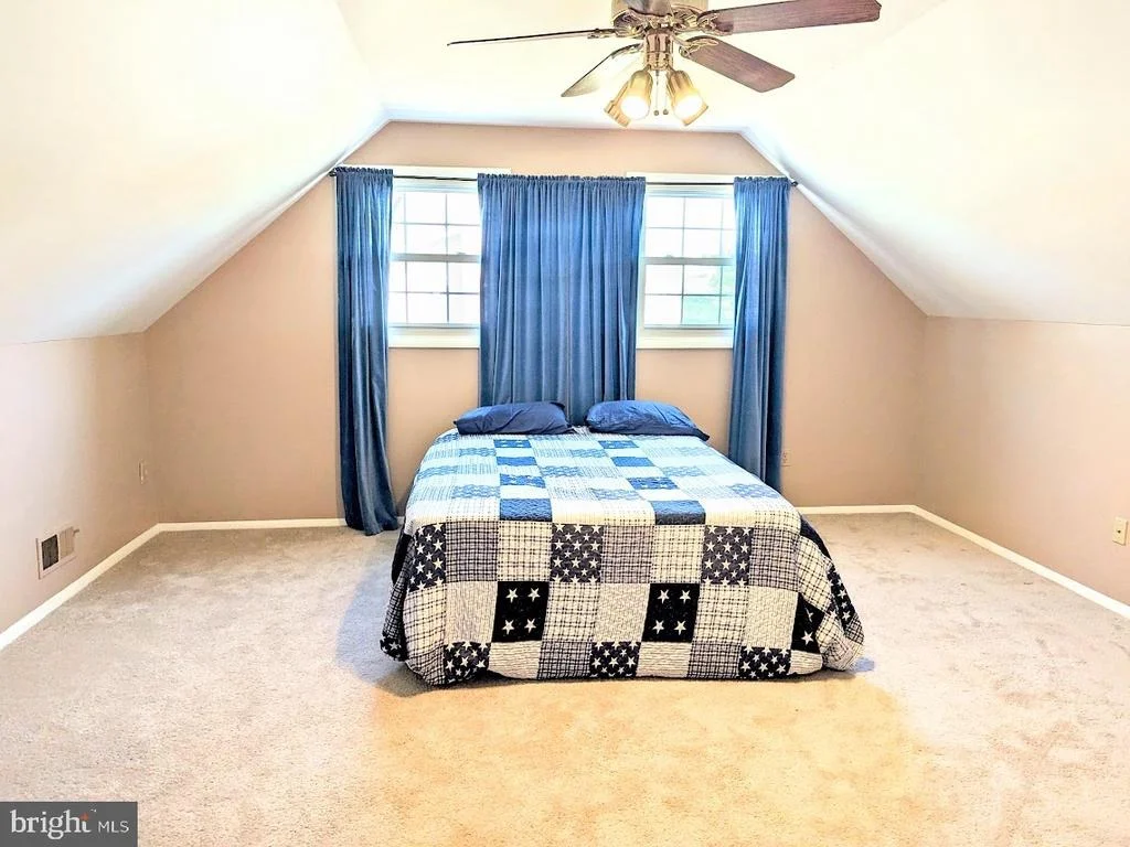 Photo of 910 BARRINGTON DRIVE