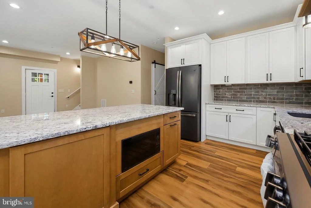 Photo of 15 BYRAN DR