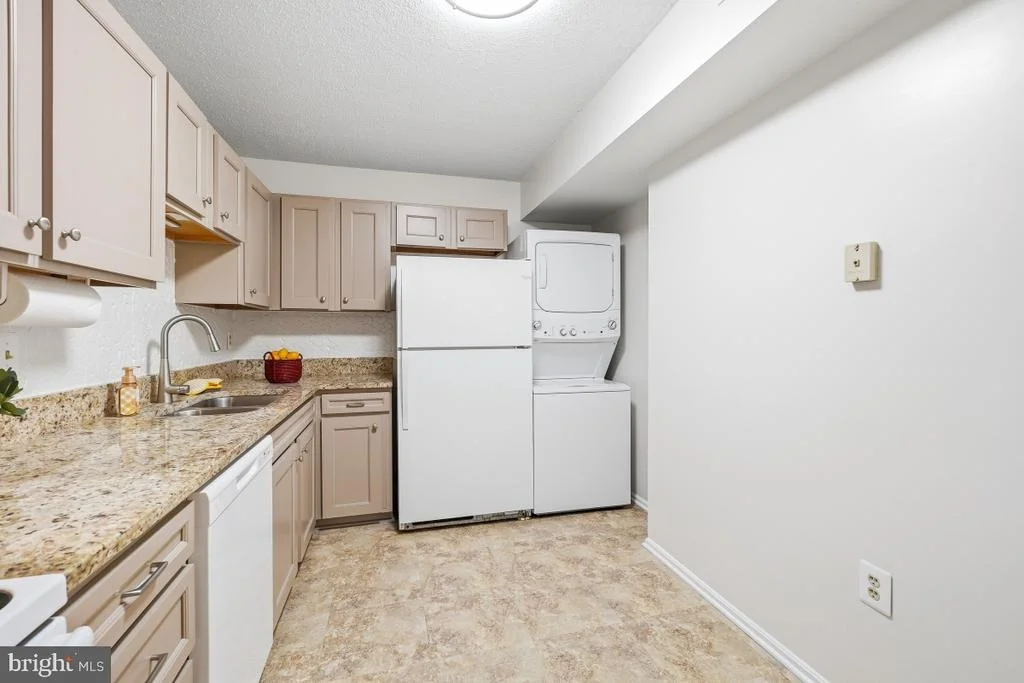 Photo of Unit 2215 at 15107 INTERLACHEN DRIVE