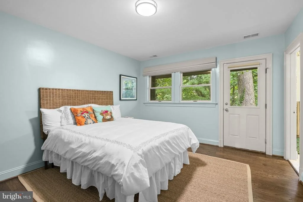 Photo of 8025 RIVERSIDE DRIVE