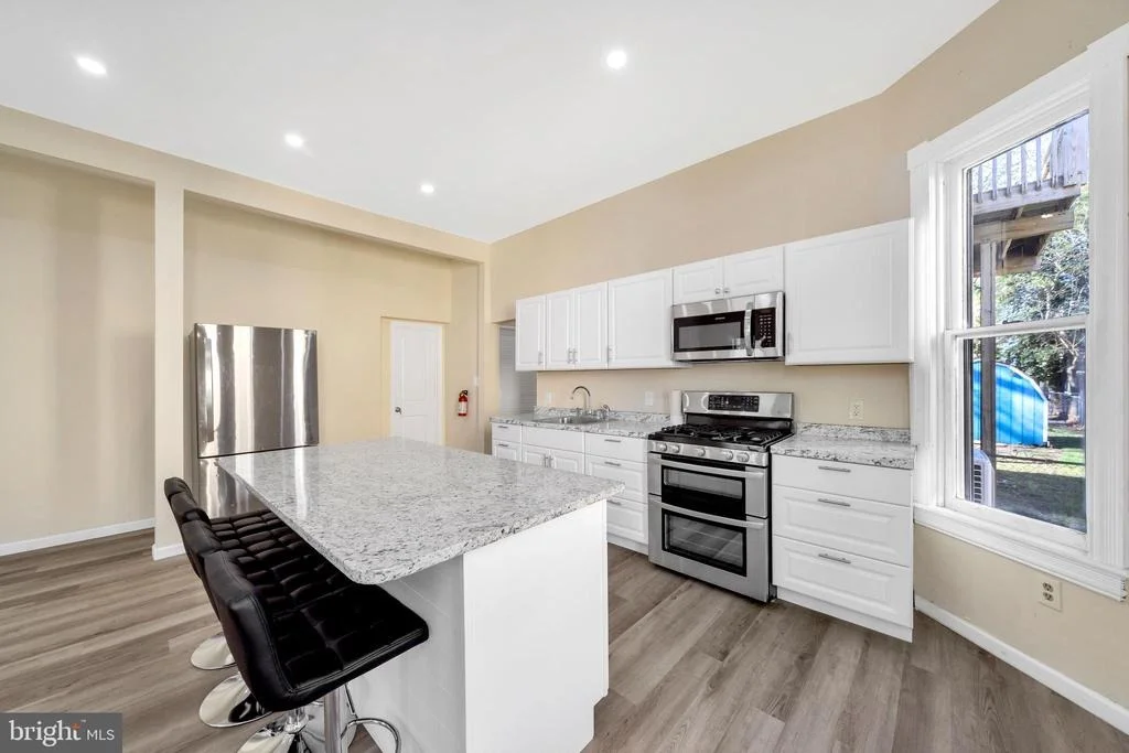 Photo of 724 HUNTER STREET