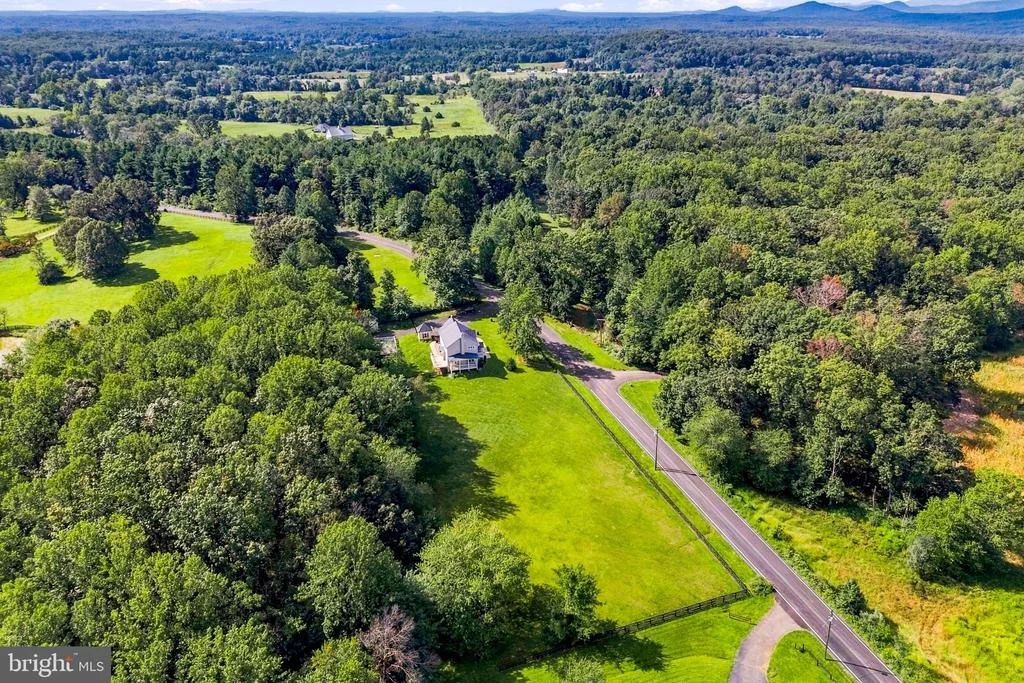 Photo of 7135 LEEDS MANOR ROAD