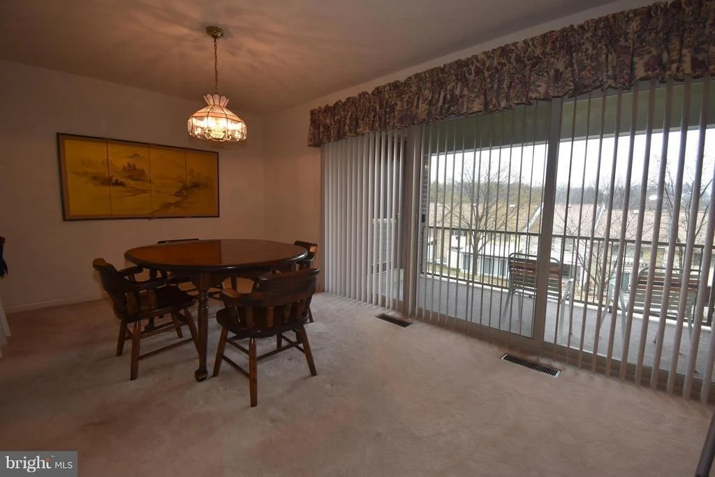 Photo of Unit 682D at 3330 GLENEAGLES DRIVE