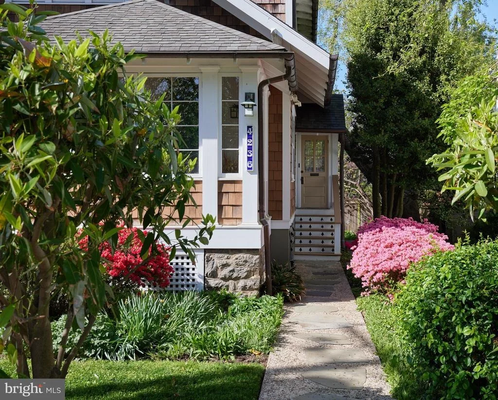 Photo of 4236 RIVER ROAD NW