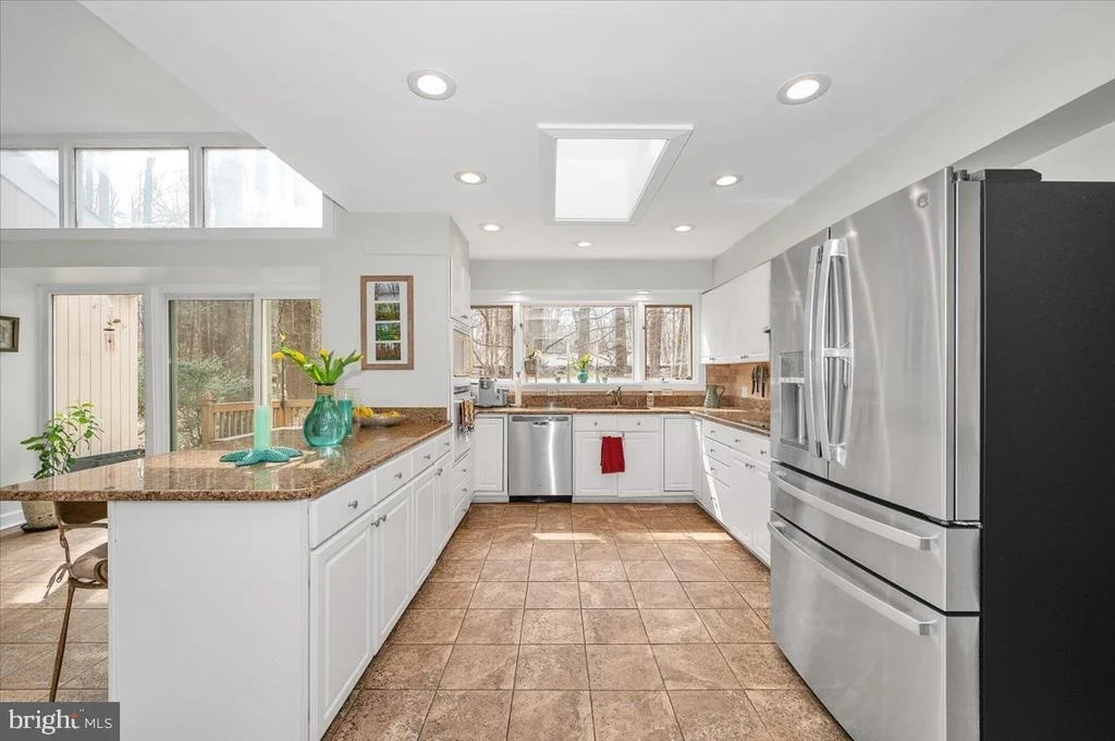 Photo of 10101 LLOYD ROAD