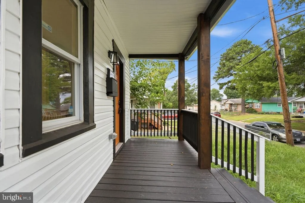 Photo of 5807 DADE STREET