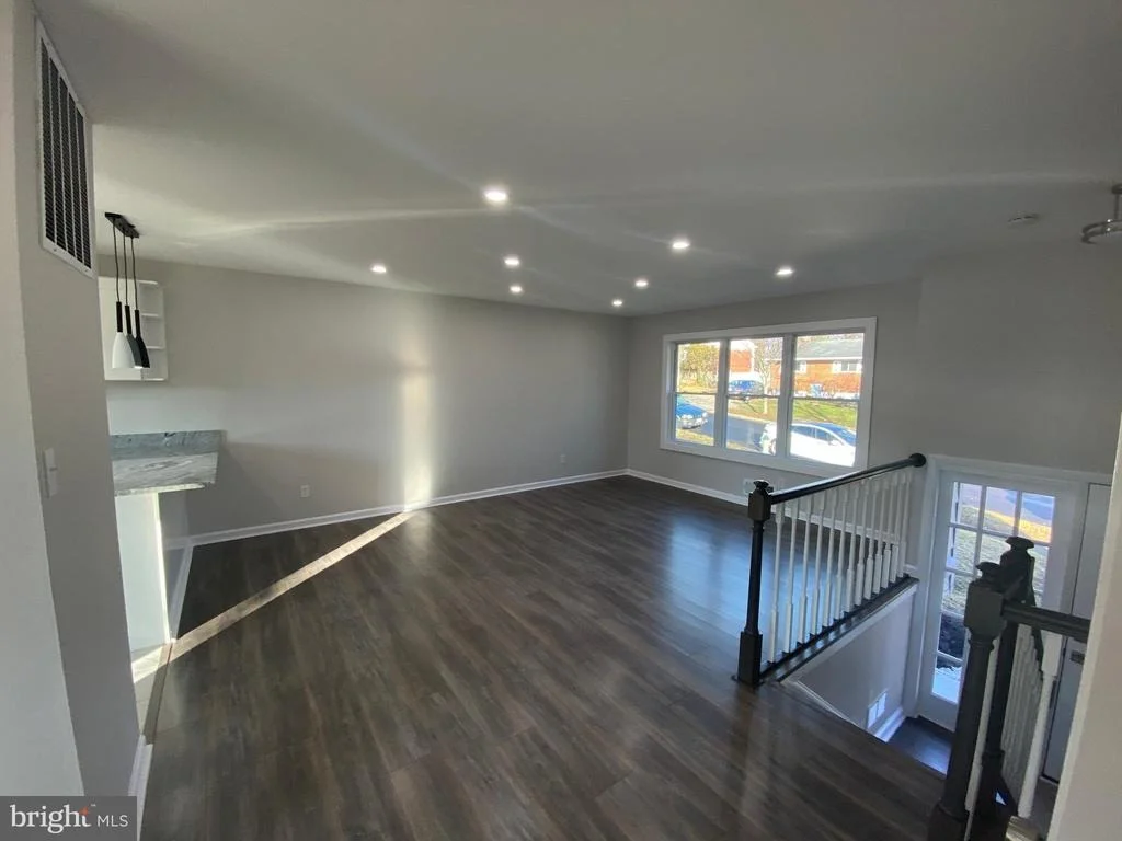 Photo of 9209 ROLLING VIEW DRIVE