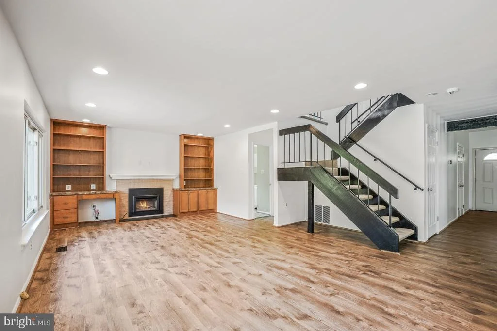Photo of 19005 HARKNESS LANE