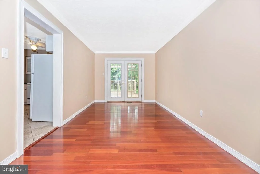 Photo of 484 HILLCREST DRIVE