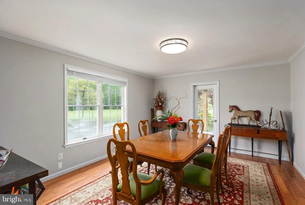 Photo of 2310 PUTNAM ROAD