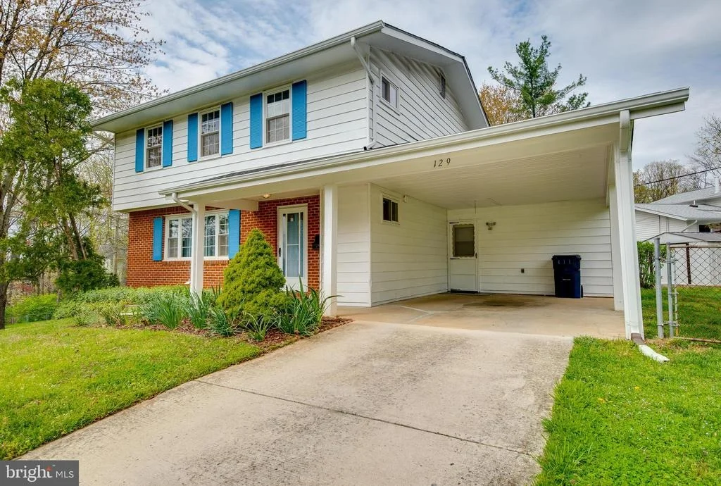 Photo of 129 HEDGEWOOD DRIVE