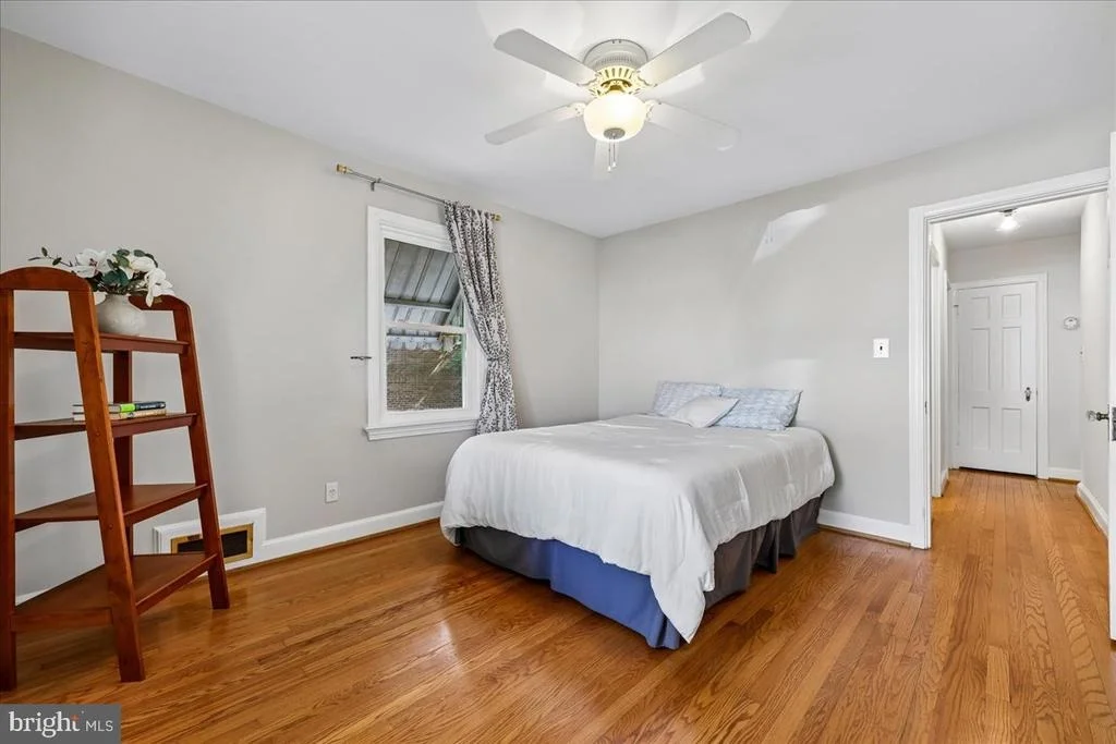 Photo of 10404 AMHERST AVENUE