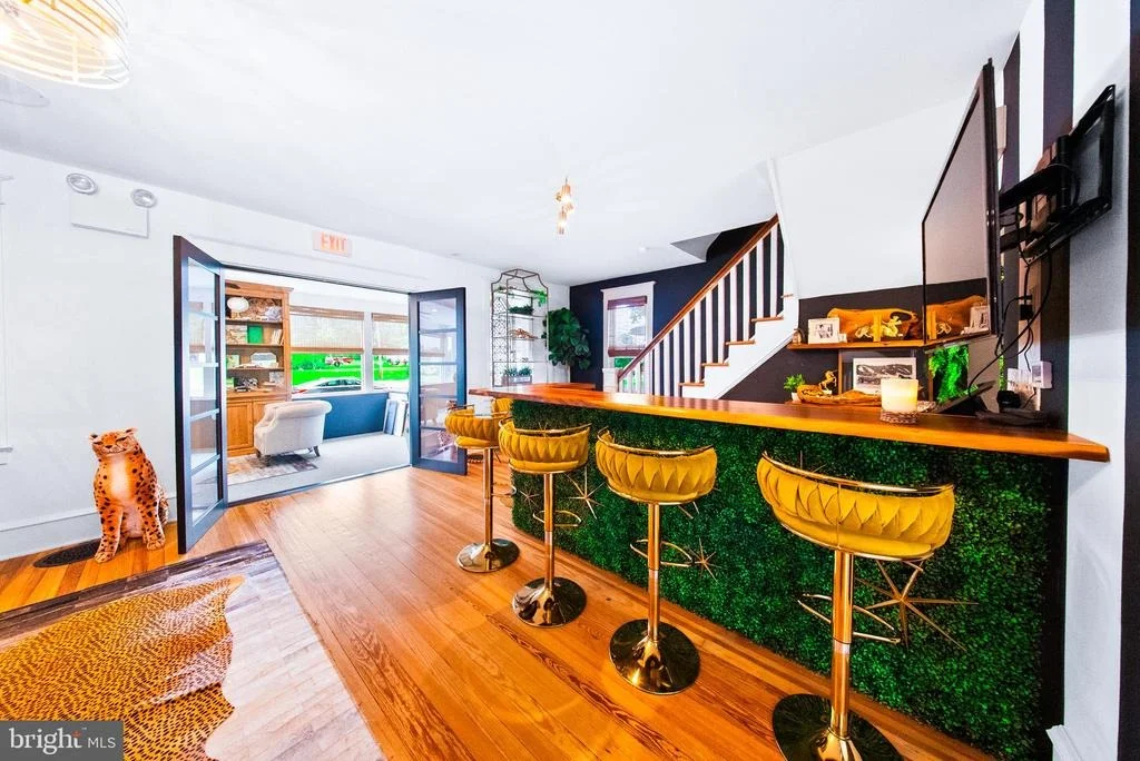 Photo of 1124 MANTUA PIKE