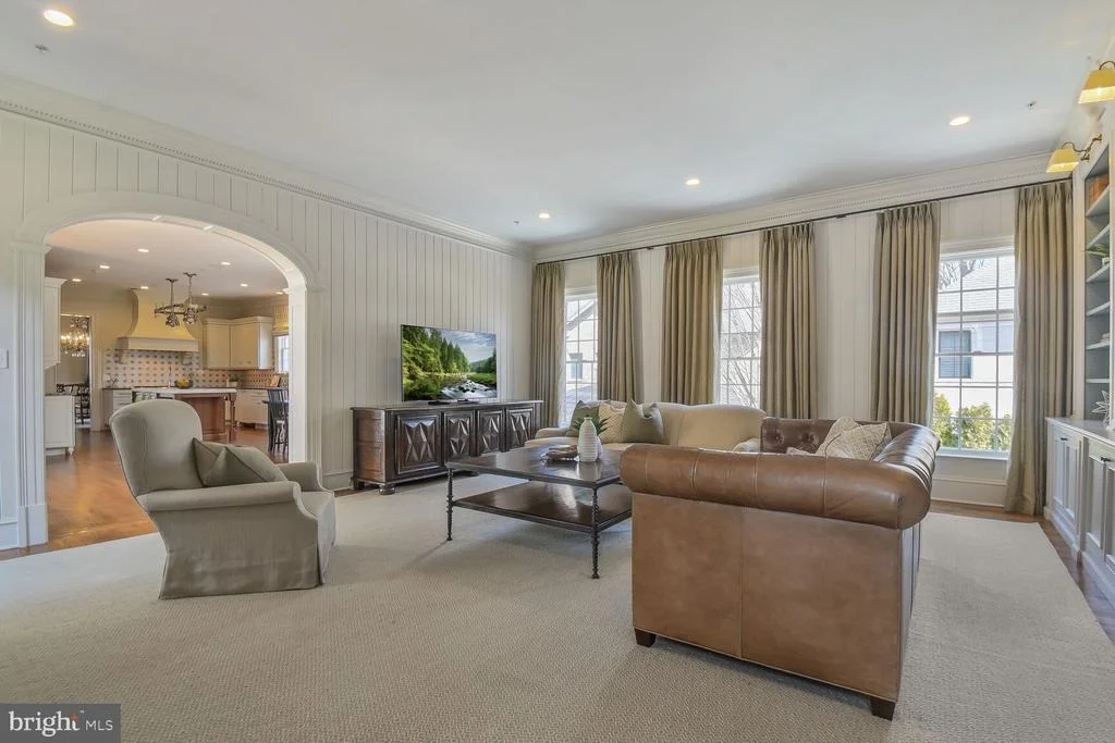 Photo of 1935 FOXVIEW CIRCLE NW