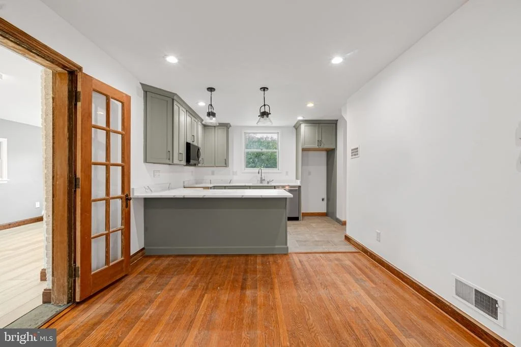 Photo of 1124 45TH PLACE SE