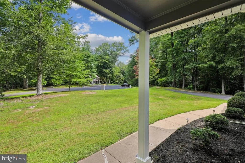 Photo of 8253 HONEYSUCKLE ROAD