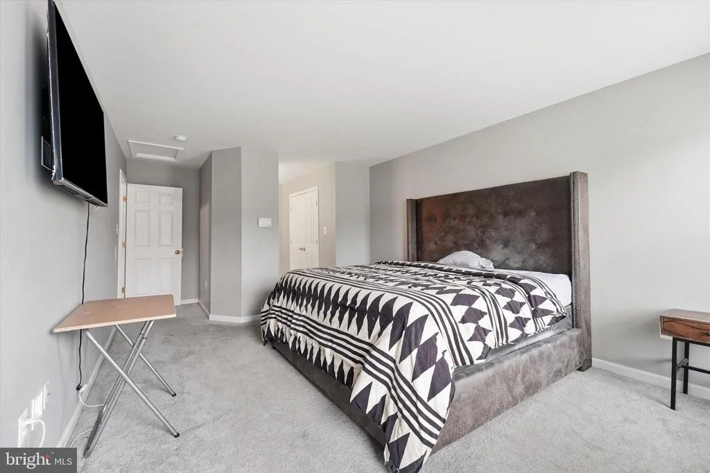Photo of 2402 SHAKER LANE