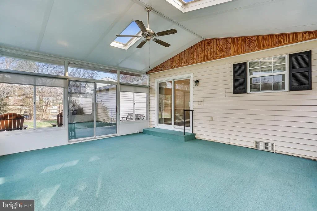 Photo of 9109 ROUNDLEAF WAY
