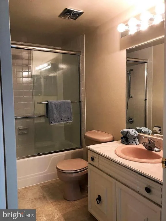 Photo of Unit 82E at 3632 GLENEAGLES DRIVE