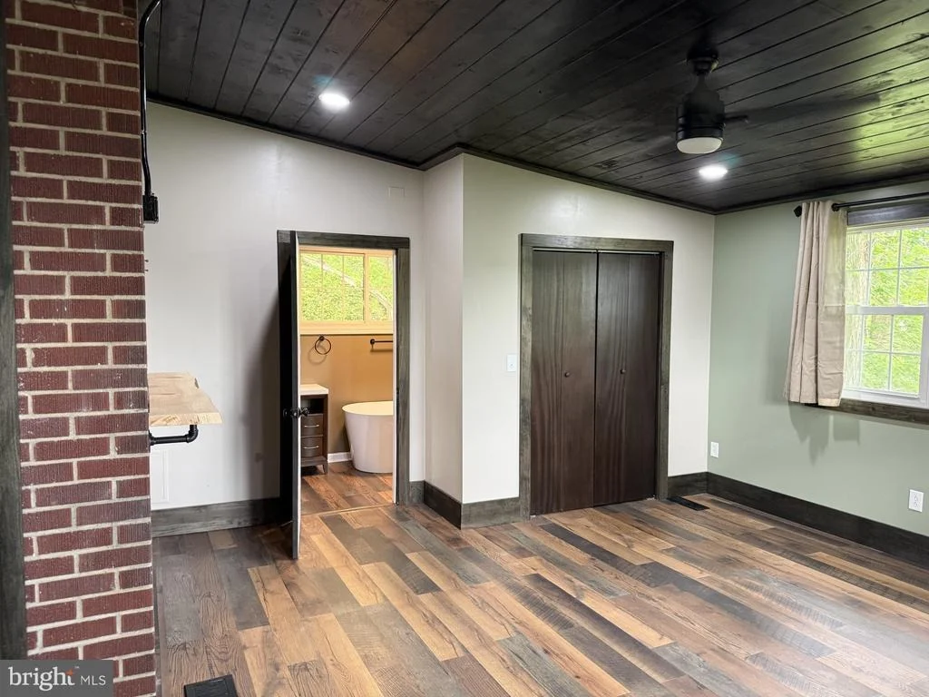 Photo of 32 FAIRFAX DRIVE