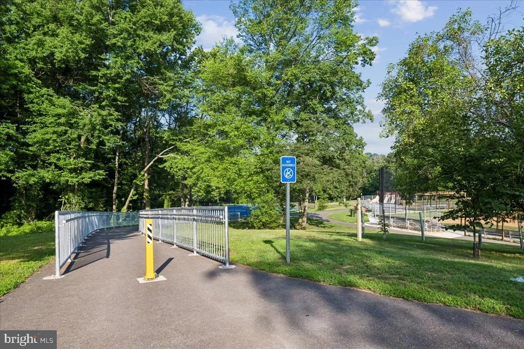 Photo of 6016 WILLIAMSBURG ROAD