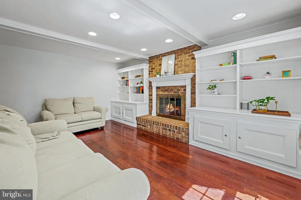 Photo of 6 STARLIGHT COURT