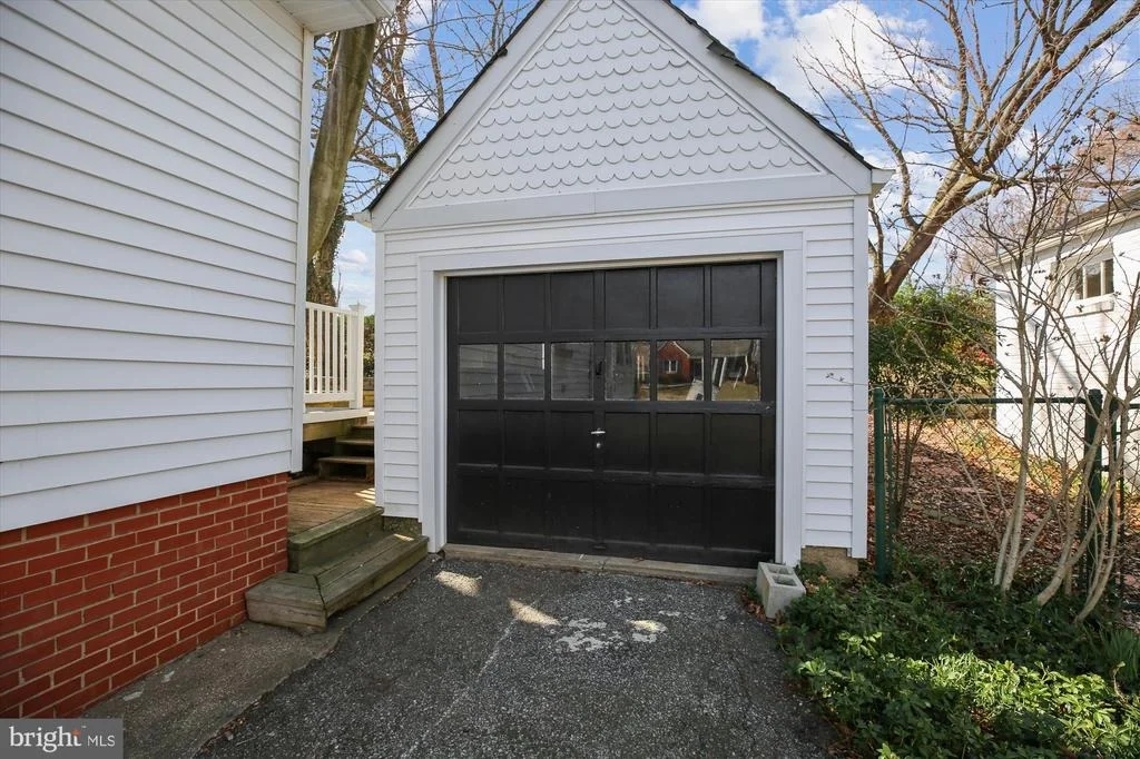 Photo of 10412 EDGEWOOD AVENUE