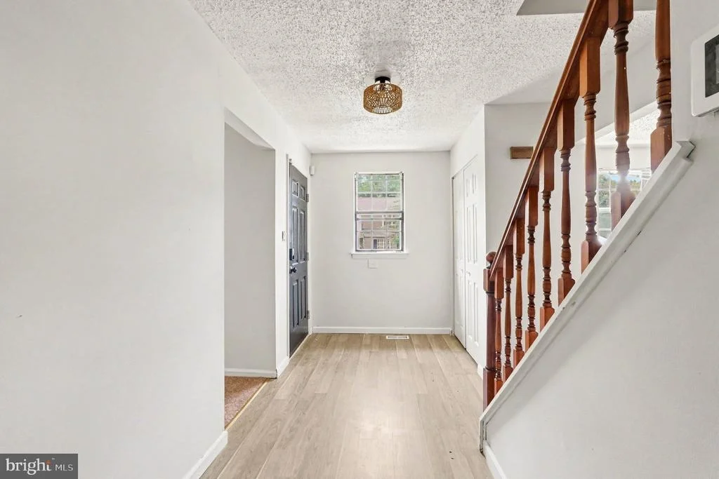 Photo of 737 FOX CHASE CIRCLE