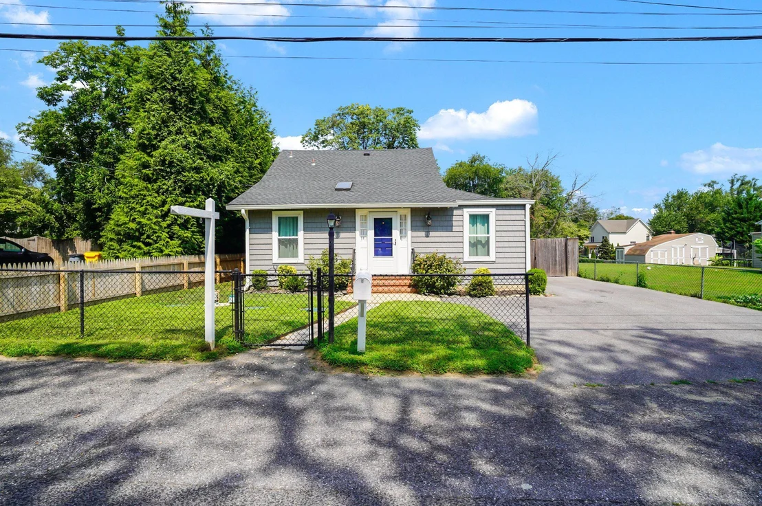 Photo of 2908 MAIN STREET