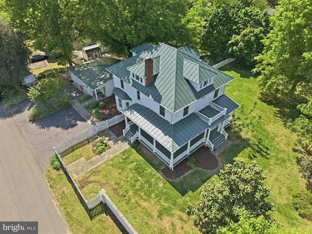 Photo of 9026 SUDLEY ROAD