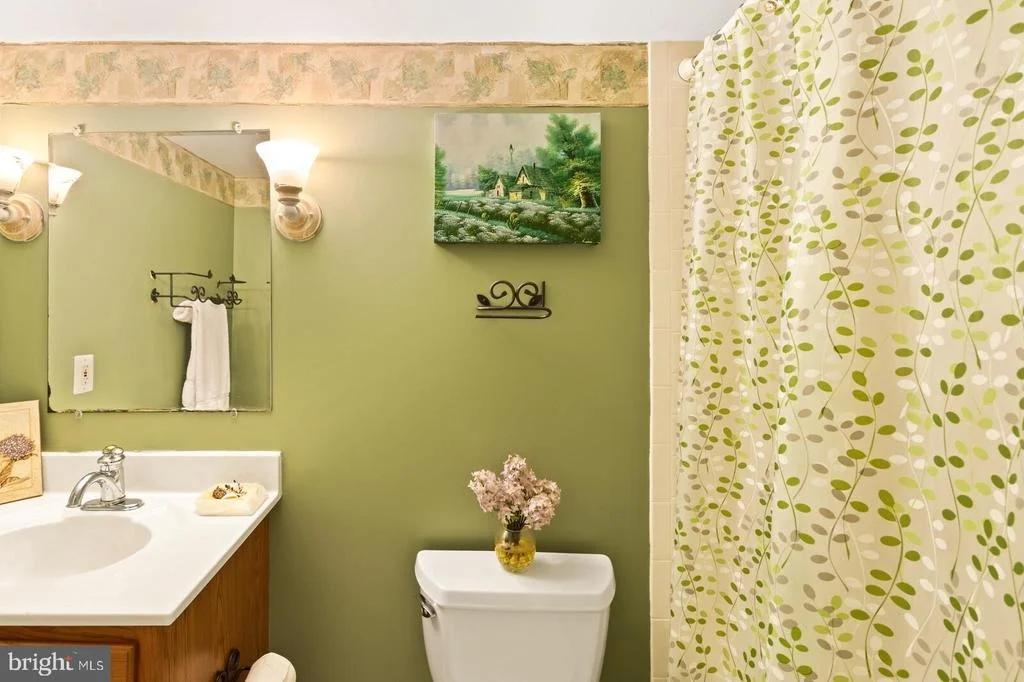 Photo of 15084 HOLLEYSIDE DRIVE