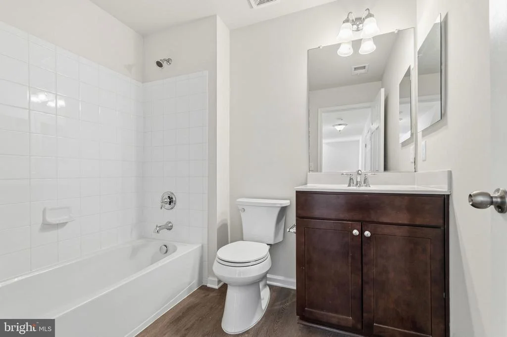 Photo of 5902 FORUM SQUARE