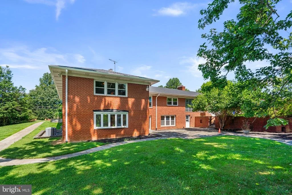 Photo of 18015 MUNCASTER ROAD