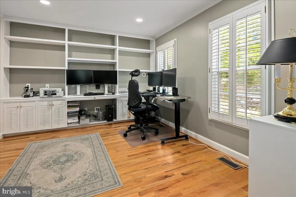 Photo of 9426 MOUNT VERNON CIRCLE