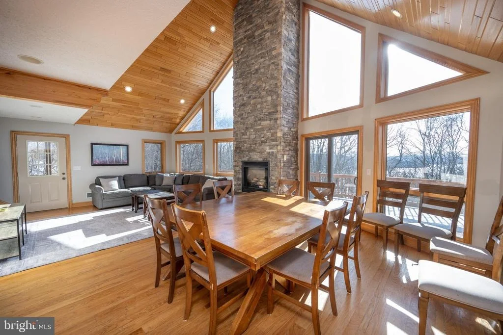 Photo of 723 PINNACLE DRIVE