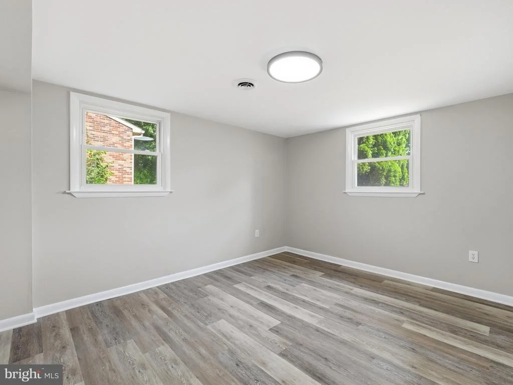 Photo of 17608 FOREST GLEN CIRCLE