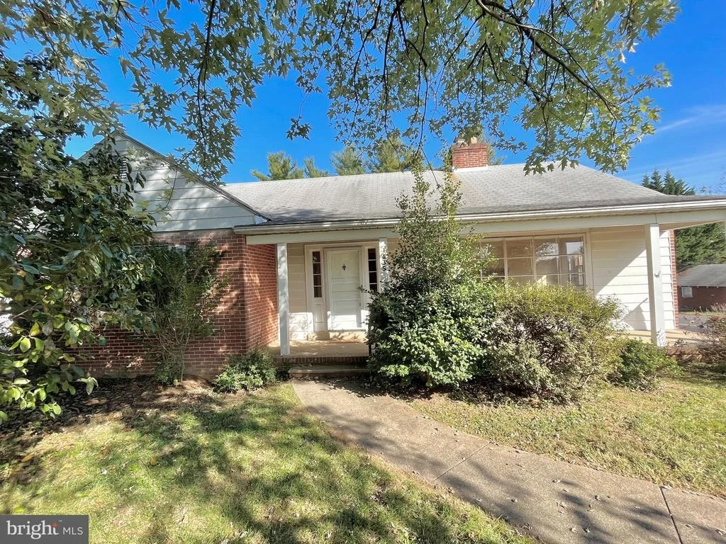 Photo of 1635 SHOOKSTOWN ROAD