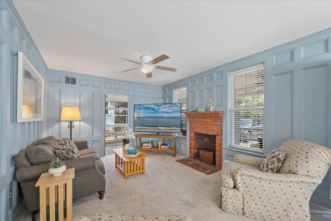 Photo of 16 DELAWARE AVENUE