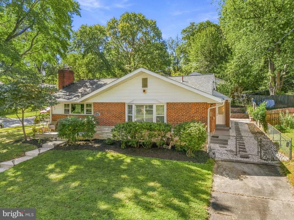 Photo of 1600 FLORA LANE