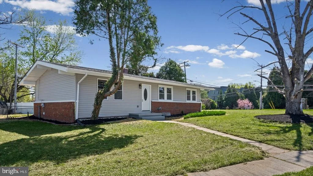 Photo of 3901 TIVERTON ROAD