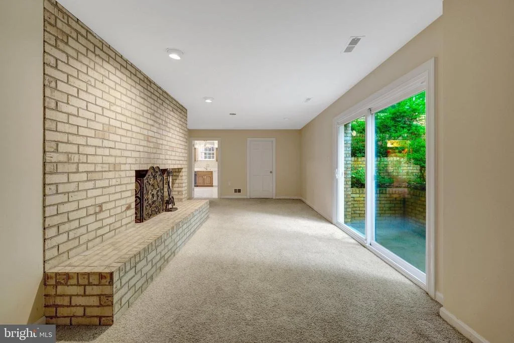 Photo of 1468 HIGHWOOD DRIVE