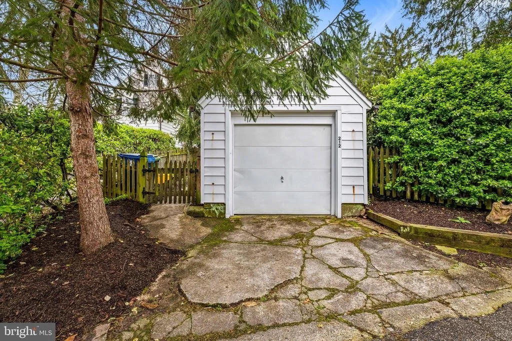 Photo of 212 WITHERSPOON ROAD