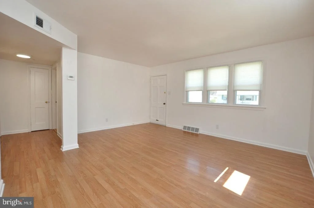 Photo of 432 N COLES AVENUE