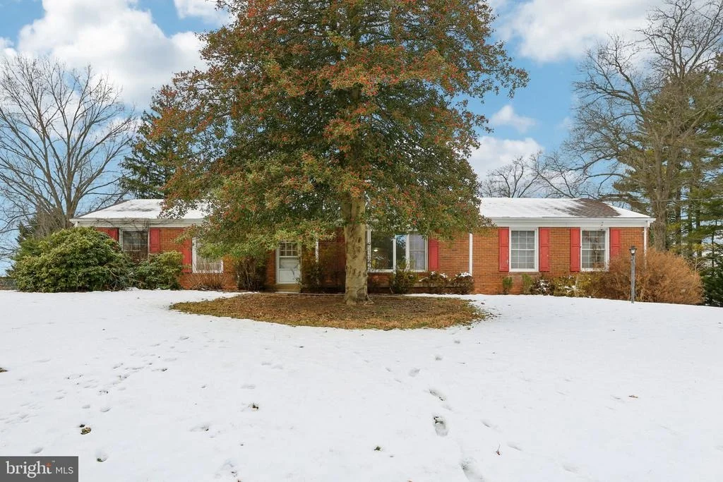 Photo of 24140 DOREEN DRIVE