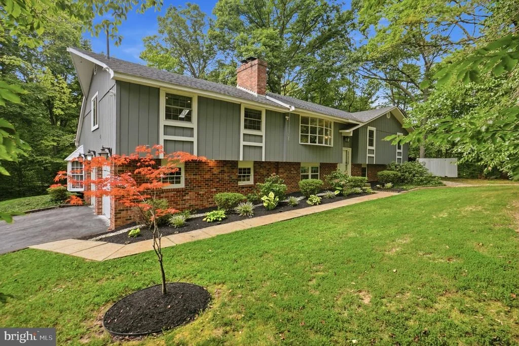 Photo of 2110 HALLMARK DRIVE