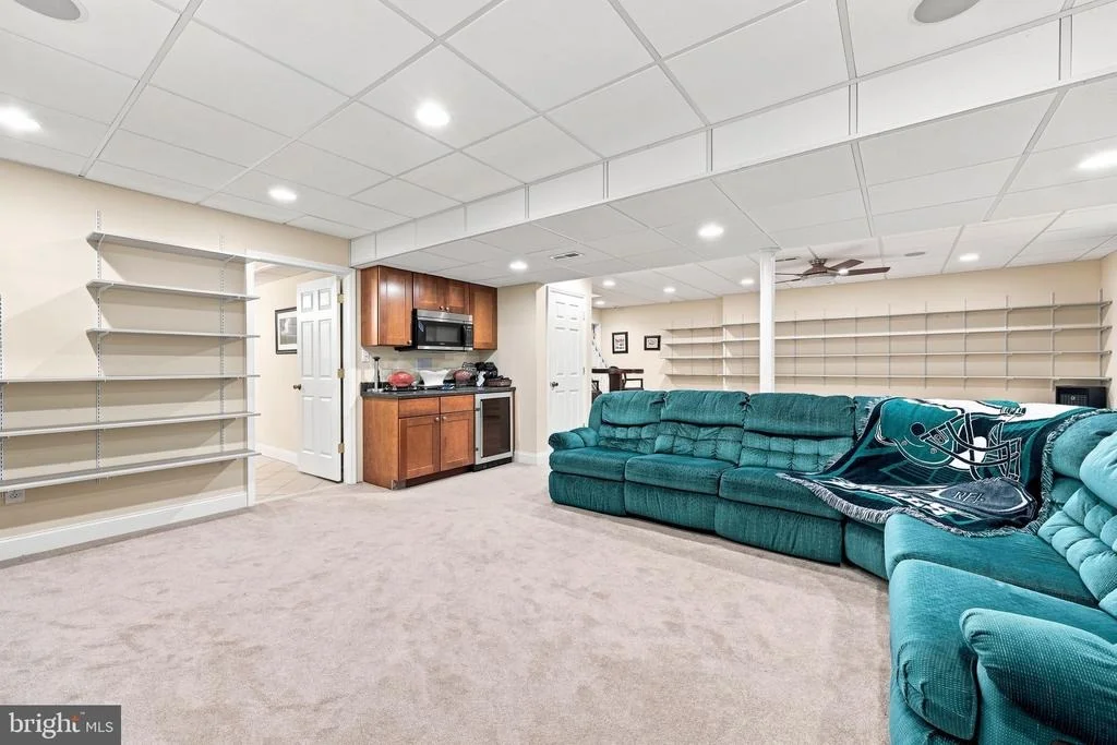 Photo of 646 ALBERTSON ROAD