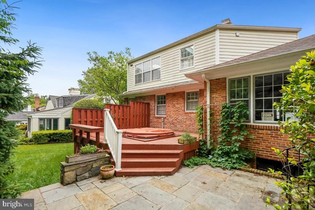 Photo of 7214 POMANDER LANE