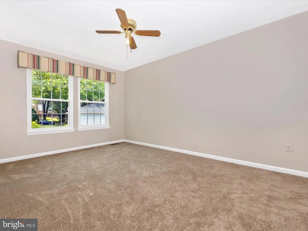 Photo of 112 BOOKHAM LANE