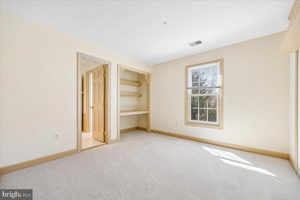 Photo of 21400 MANOR VIEW CIRCLE